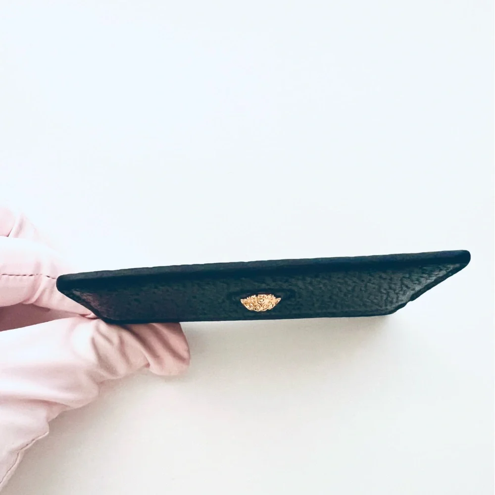 🔥 VERSACE Black Card Holder with Gold Medusa Emblem.